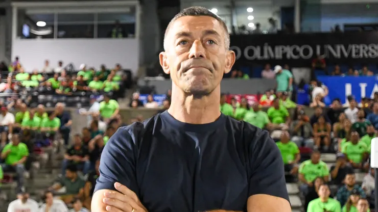 Mal momento para el antiguo entrenador cementero.