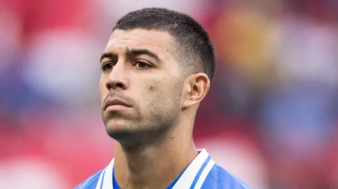 Si bien Erik Lira prioriza el futbol de Europa, el Al Jazira habría presentado una oferta millonaria por sus servicios.