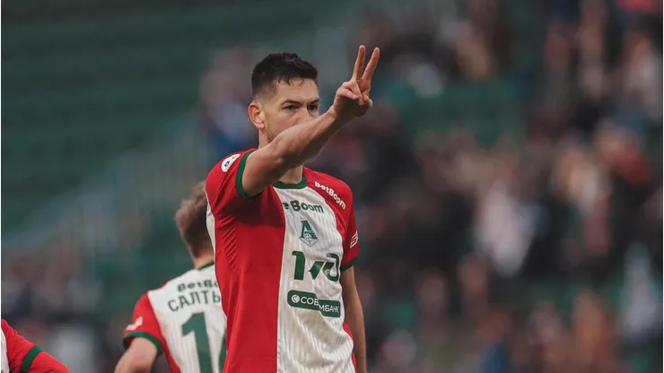 César Montes atraviesa un presente complicado en el inicio de la temporada en Rusia.