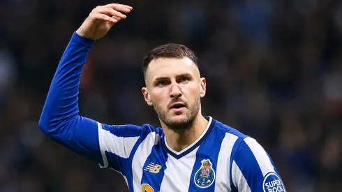 Santiago Giménez está a un paso de convertirse en nuevo jugador del FC Porto tras un mal paso por el AC Milan.