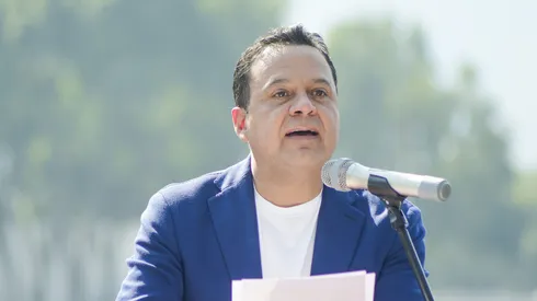 Víctor Velázquez sacó pecho por su mandato en Cruz Azul y apuntó contra la gestión anterior por su estadía prolongada en la directiva.