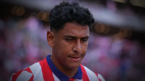Luis Romo quedó en el centro de las críticas por fallar un penal clave en Chivas.