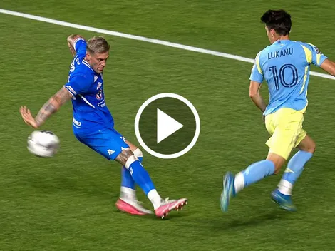 Piovi metió la mano dentro del área de Cruz Azul, pero no hubo penal