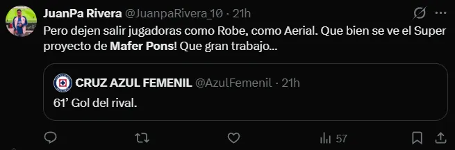 Aficionados de Cruz Azul cargan contra Mafer Pons. (X)