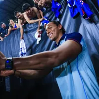 Joel Huiqui se rinde ante la afición de Cruz Azul: "Como en casa"
