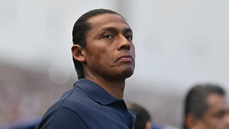 Joel Huiqui debe lidiar con un plantel corto por lo físico.
