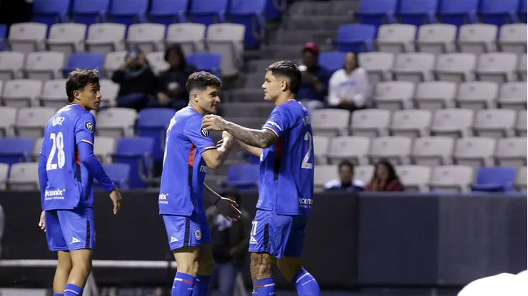 Ambos delanteros están en la mira por su baja producción goleadora en Cruz Azul.