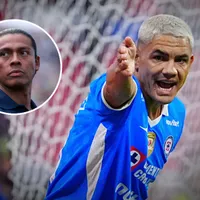 La defensa de Joel Huiqui al Toro Fernández en Cruz Azul