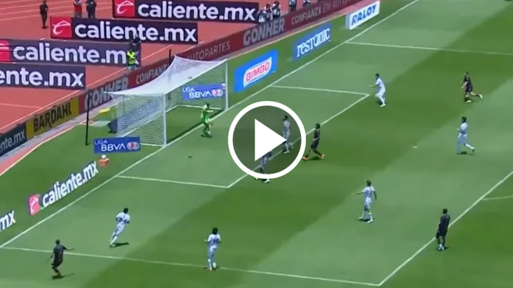 El delantero mexicano formó parte del empate a cero goles entre los Pumas de la UNAM y los Gallos Blancos del Querétaro.