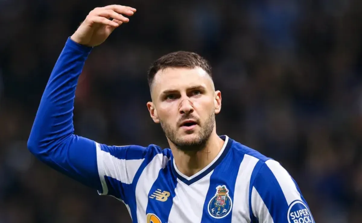 Santi Giménez a un paso de Porto: los detalles de Fabrizio Romano
