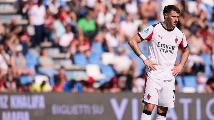 Santiago Giménez ya tendría un acuerdo con el FC Porto pero la oferta de los portugueses no convenció al AC Milan.