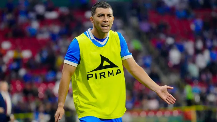 Cruz Azul y el AS Mónaco siguen con el tira y afloja por el capitán de los cementeros. Ya habría segunda oferta sobre la mesa.