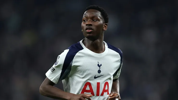 El gurú del mercado de pases internacional informó que el cuadro francés quiere a Pape Matar Sarr, mediocampista del Tottenham.