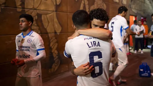 Erik Lira estaría viviendo sus últimos días como jugador de Cruz Azul.
