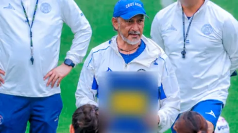El Potro Gutiérrez dirigió su primer entrenamiento como DT de Cruz Azul femenil.