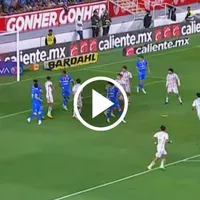 Gol de otro planeta de Márquez para el 0-1 de Cruz Azul