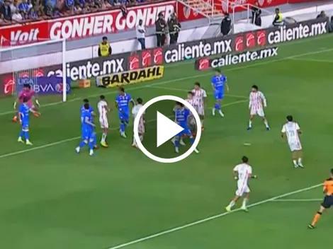 Gol de otro planeta de Márquez para el 0-1 de Cruz Azul