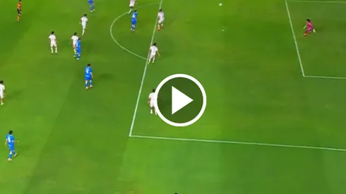 Nicolás Ibañez puso el 0-2 después de una gran jugada de Charly Rodríguez en el reinicio de las acciones entre Cruz Azul y Necaxa.
