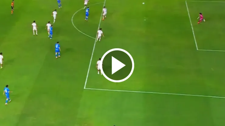 Nicolás Ibañez puso el 0-2 después de una gran jugada de Charly Rodríguez en el reinicio de las acciones entre Cruz Azul y Necaxa.
