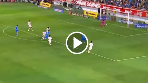 Willer Ditta definió con gran prestancia tras una jugada colectiva con José Paradela para que Cruz Azul llegue al 0-3 ante Necaxa.