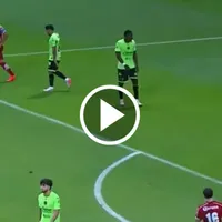 Jurado pierde los papeles tras ser el portero más goleado del torneo