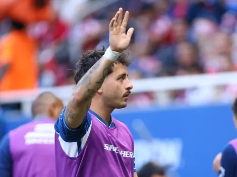 Afición de Cruz Azul se emociona y le da la bienvenida a Mozo