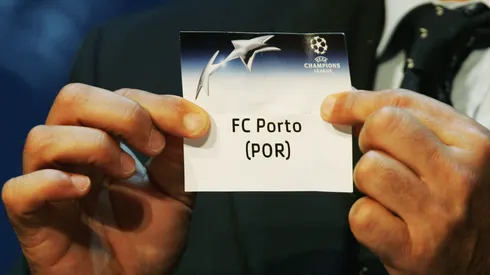 Santiago Giménez fue presentado de manera oficial con el FC Porto y podría debutar este mismo viernes 4 de septiembre.