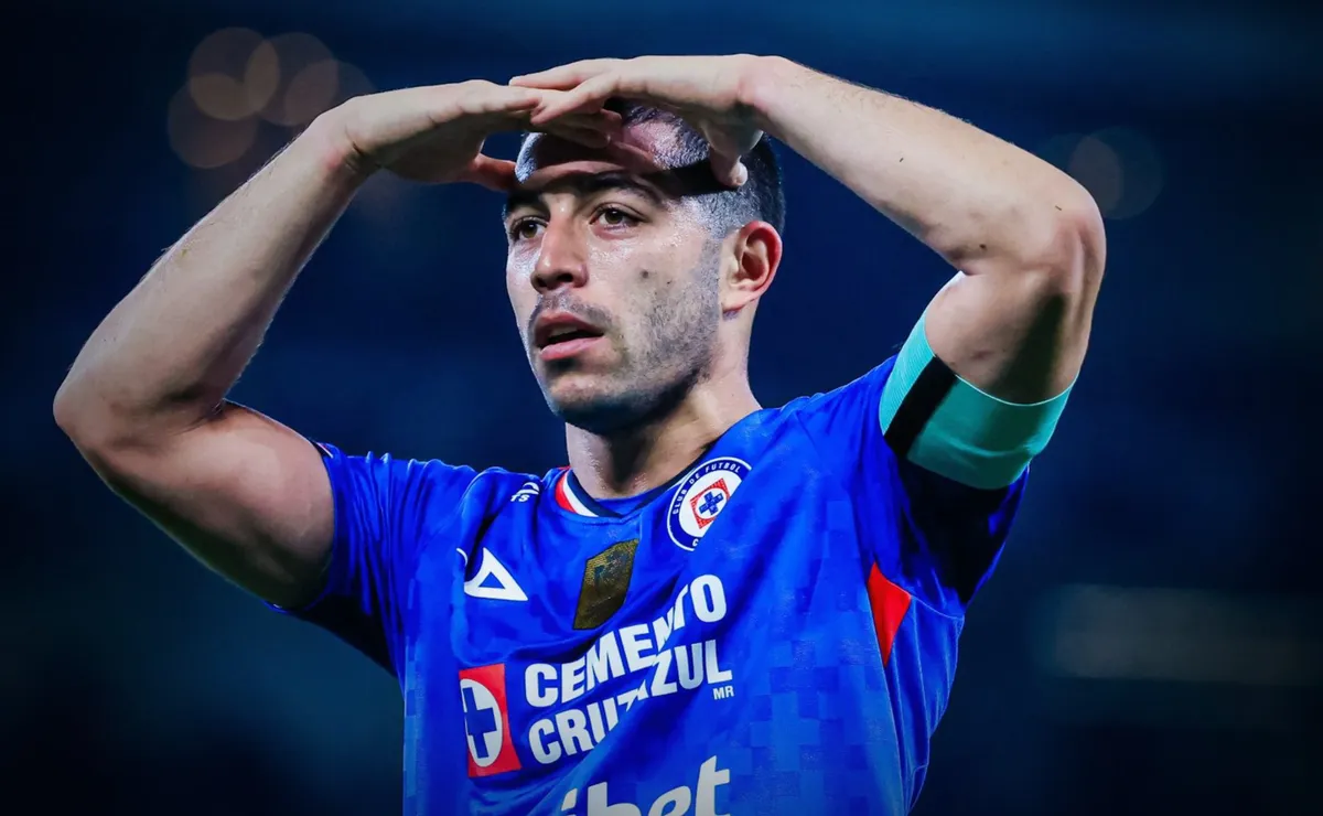 Erik Lira busca salir a otro club de Europa: los mercados que quedan abiertos para el de Cruz Azul