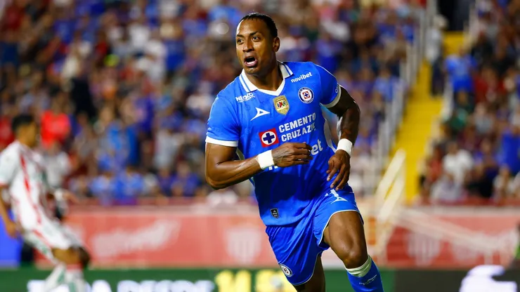 Willer Ditta, defensor de Cruz Azul, marcó uno de los goles en el triunfo por 3-1 ante Necaxa.