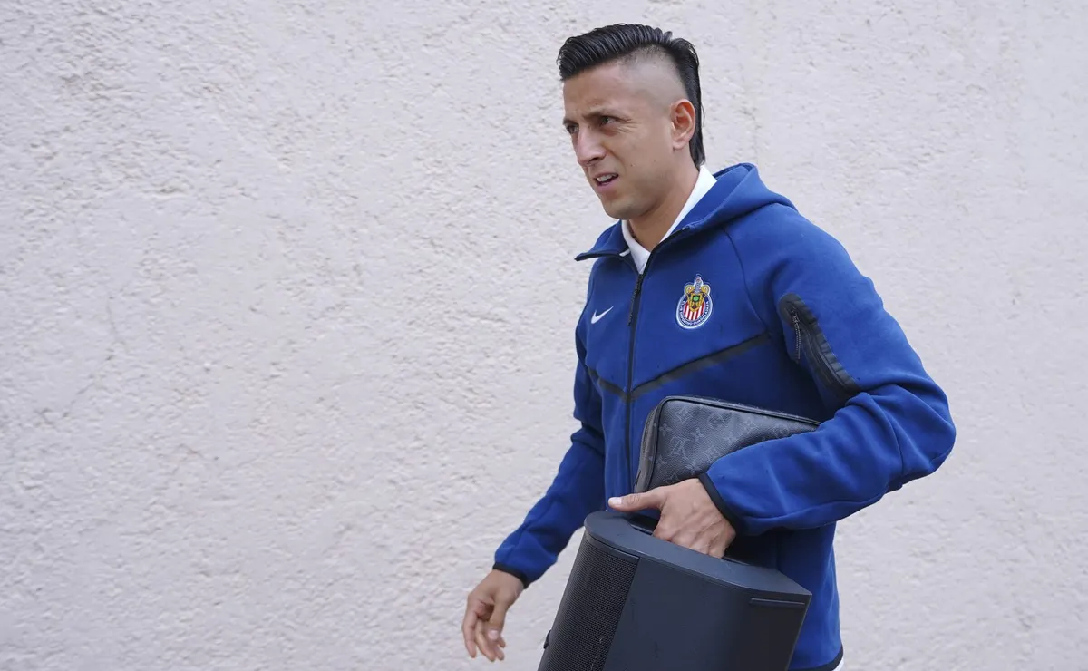 El movimiento de Chivas con el Piojo Alvarado que NO gusta a Cruz Azul