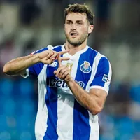 La reacción de Santi Giménez tras su primer gol en Porto