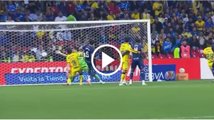 Golazo de Chiquete en un primer tiempo de lujo.