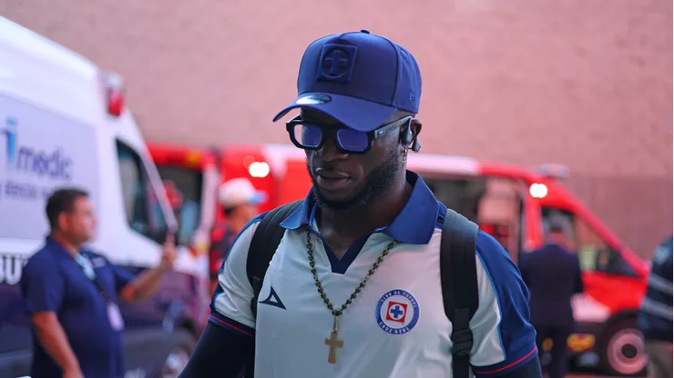 Christian Ebere fue el único futbolista de Cruz Azul que arribó a Estados Unidos este lunes.