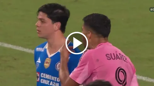 Luis Suárez se hizo de palabras con Amaury García.