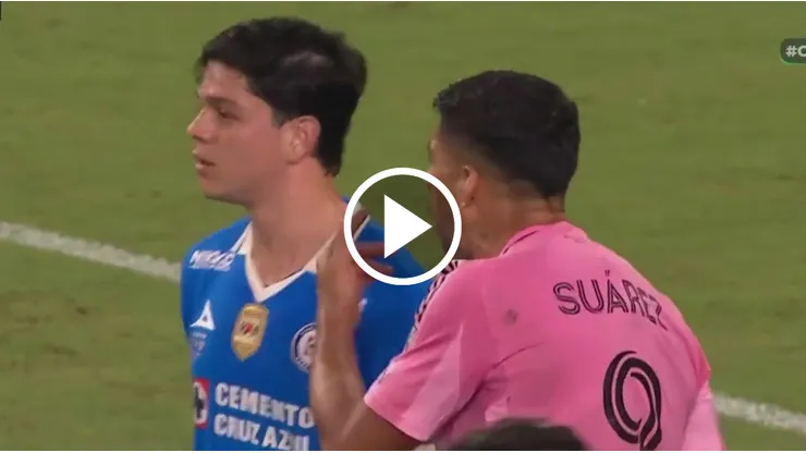 Luis Suárez se hizo de palabras con Amaury García.