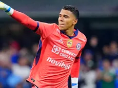 La afición de Cruz Azul estalló contra Kevin Mier : "Que se vaya..."
