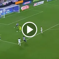 El error de Mier y Jeremy que derivó en gol de Rayados