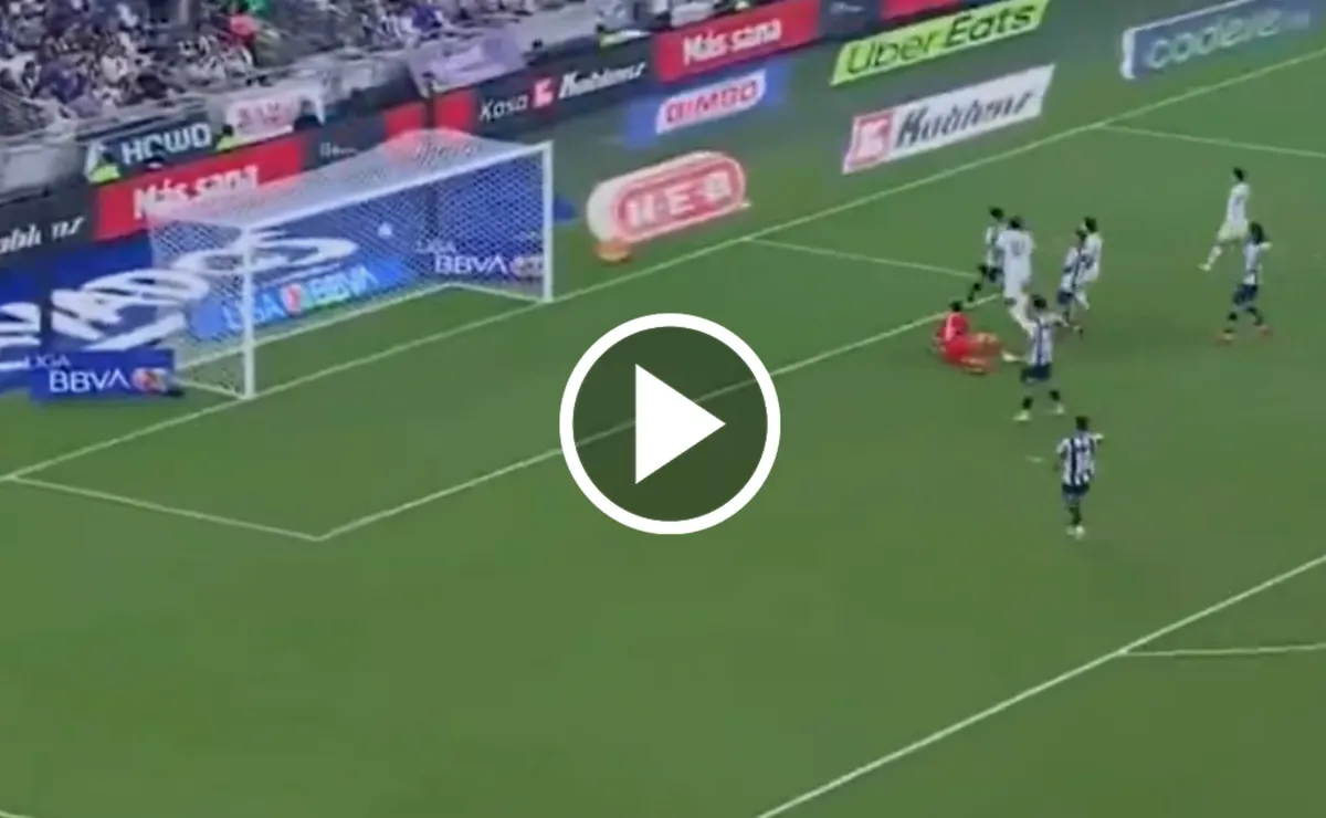 La jugada que pudo cambiar la historia: el increíble fallo del Toro Fernández ante Rayados