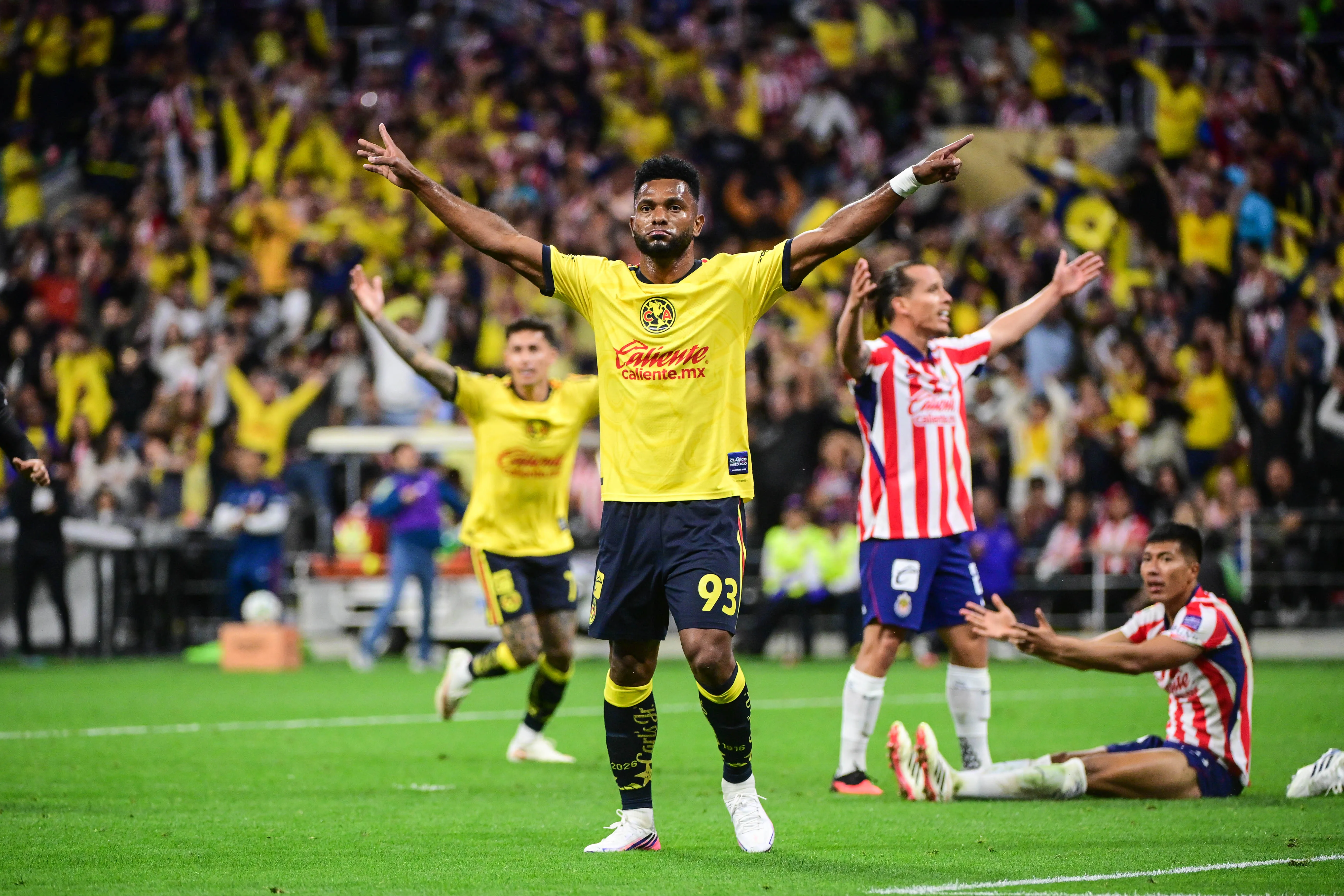 Borja, quien pudo ser de Cruz Azul, fue el héroe del América para empatarle a Chivas. (Imago 7)