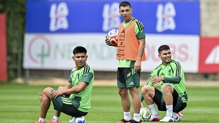 Para el duelo de este sábado contra Colombia se espera que Erik Lira parta desde el once titular en lo que será la primera alineación de Rafa Márquez.