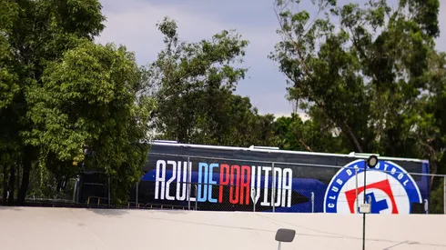 Cruz Azul estuvo a punto de hilar su tercera derrota consecutiva en un partido que empezó ganando 2-0 pero terminó empatando sobre la hora.