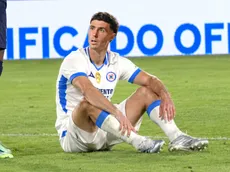 José Paradela salió lesionado y enciende las alarmas en Cruz Azul