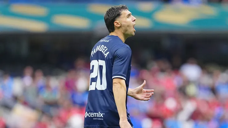 Cruz Azul cerró a lo grande su gira por los Estados Unidos. Los cementeros se impusieron 1-2 en la casa de LA Galaxy. La mala noticia: Paradela cayó lesionado.