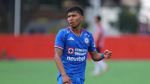 El hermano de Orbelín Pineda volvió a jugar con Cruz Azul.,
