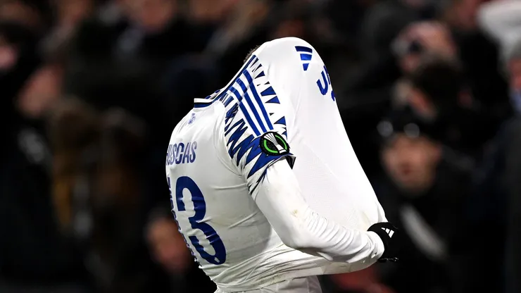 Fue en el mes de octubre del 2025 cuando Rodrigo Huescas cayó lesionado y se confirmaba una rotura de ligamento cruzado.