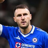 Aficionados de Cruz Azul ven posible la vuelta de Santi Giménez