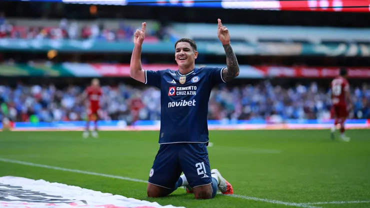 Gabriel Fernández celebra su gol ante Toluca en el Apertura 2026.