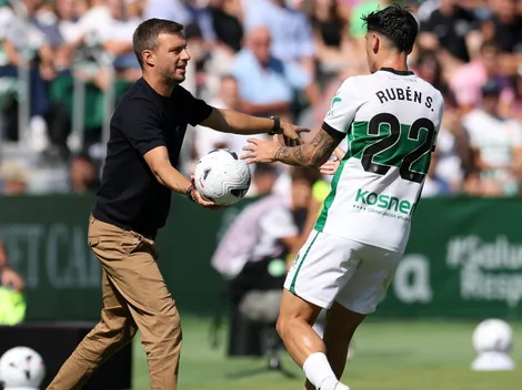 Martín Anselmi sacó de la zona de descenso al Elche, pero no gana