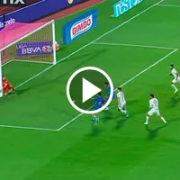 Con el arco libre, Andrés Montaño le anotó el gol a Pumas