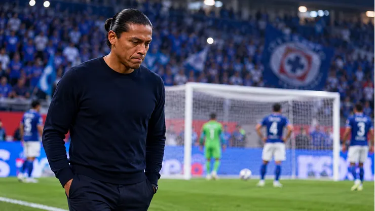 Joel Huiqui no encuentra solución y la defensa de Cruz Azul sigue haciendo aguas en Liga MX.